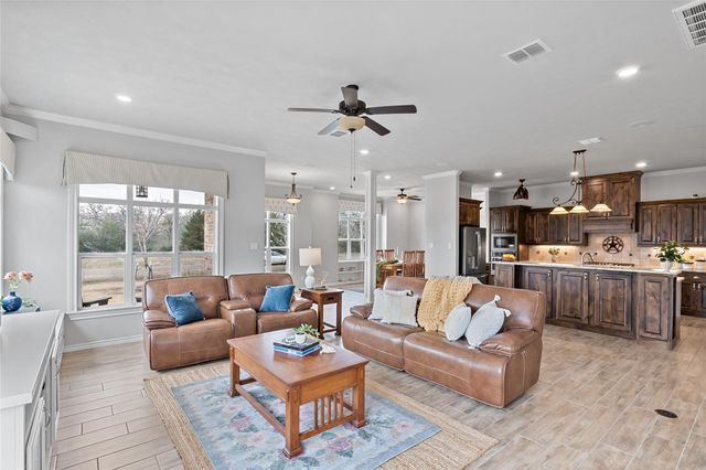 5067 Lantern Lane, Bryan, TX 77808