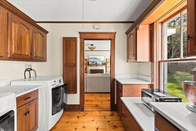 1091 Middleboro Ave, Taunton, MA 02718
