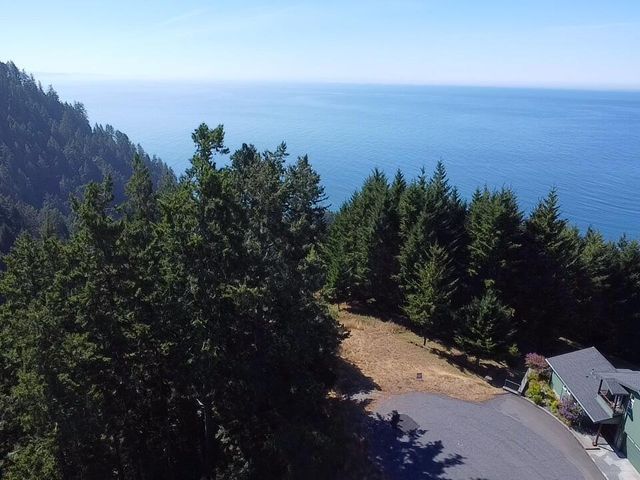 60 Highview Circle, Shelter Cove, CA 95589