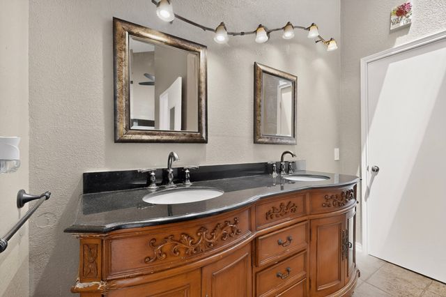 513 Ranch Trail 123, Irving, TX 75063