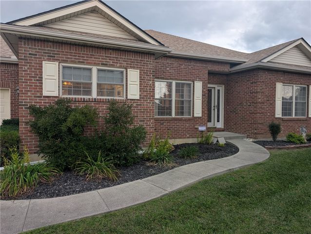 5981 Oak Ridge Drive, Huber Heights, OH 45424