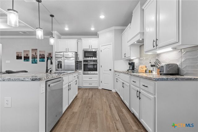 730 Eagle Pass Drive, Salado, TX 76571