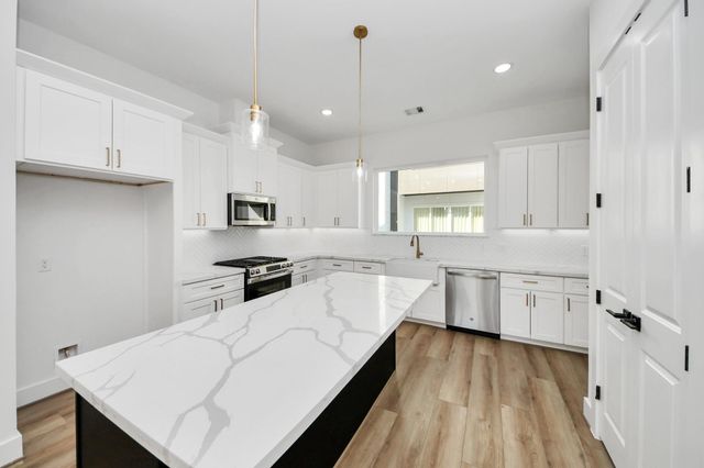 4802 Elysian Street D, Houston, TX 77009