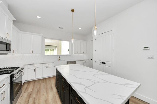4802 Elysian Street D, Houston, TX 77009