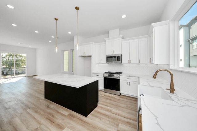 4802 Elysian Street D, Houston, TX 77009