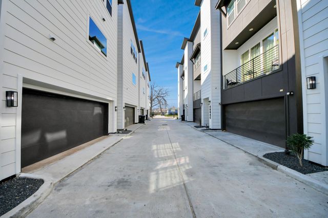 4802 Elysian Street D, Houston, TX 77009