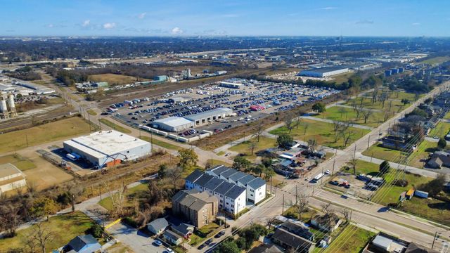 4802 Elysian Street D, Houston, TX 77009