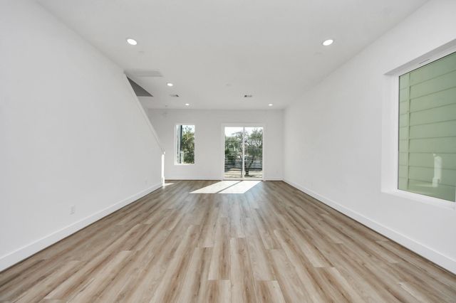 4802 Elysian Street D, Houston, TX 77009