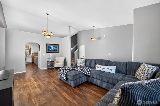 21024 Springhaven Way E, Bonney Lake, WA 98391