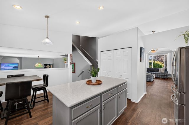 21024 Springhaven Way E, Bonney Lake, WA 98391