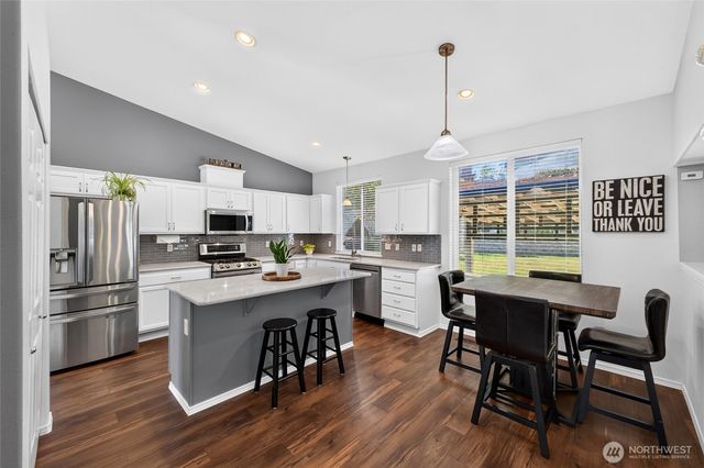 21024 Springhaven Way E, Bonney Lake, WA 98391