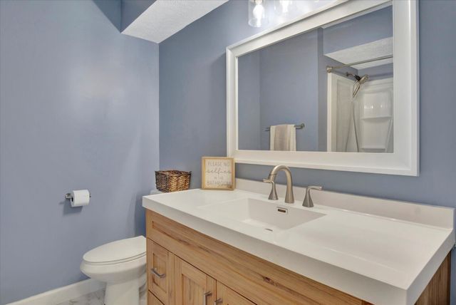 1637 West Wayland Street, Springfield, MO 65807