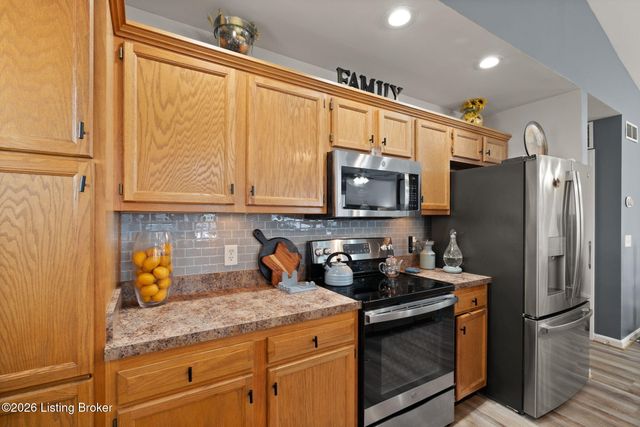 6516 Brook Bend Way 233, Louisville, KY 40229