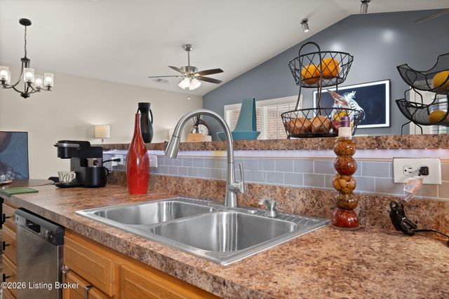 6516 Brook Bend Way 233, Louisville, KY 40229