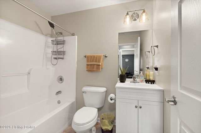 6516 Brook Bend Way 233, Louisville, KY 40229