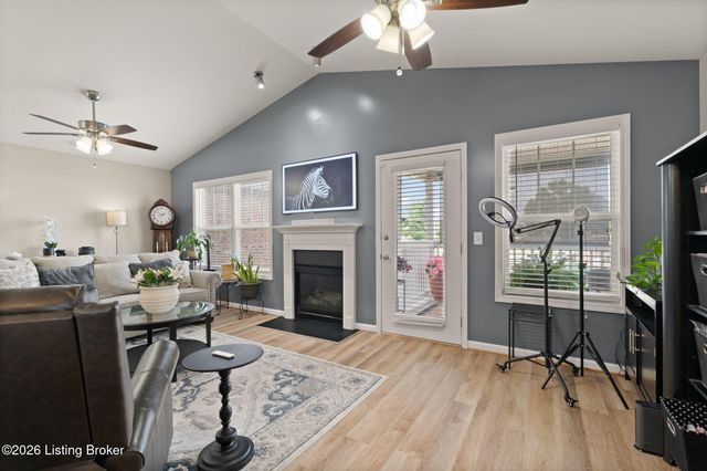 6516 Brook Bend Way 233, Louisville, KY 40229