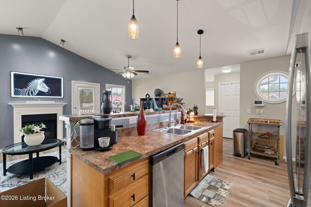 6516 Brook Bend Way 233, Louisville, KY 40229