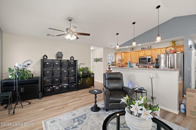 6516 Brook Bend Way 233, Louisville, KY 40229