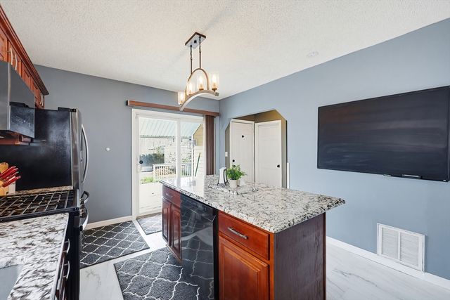 38 Willard St, New Bedford, MA 02744