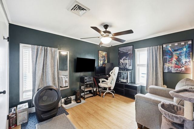 38 Willard St, New Bedford, MA 02744