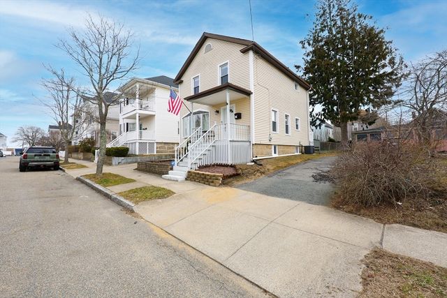 38 Willard St, New Bedford, MA 02744