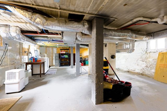 38 Willard St, New Bedford, MA 02744