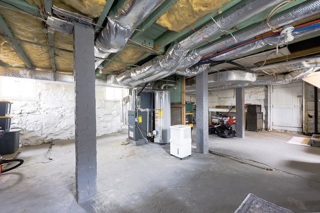 38 Willard St, New Bedford, MA 02744