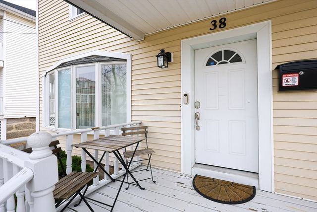 38 Willard St, New Bedford, MA 02744