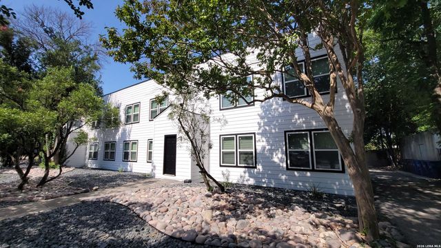 503 W Kings Hwy Apt 202, San Antonio, TX 78212