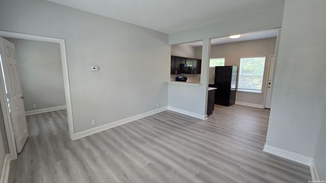 503 W Kings Hwy Apt 202, San Antonio, TX 78212