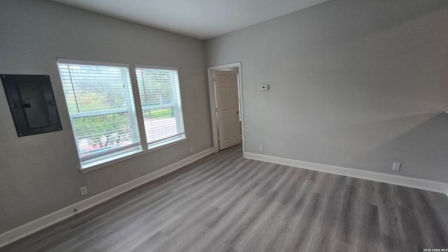 503 W Kings Hwy Apt 202, San Antonio, TX 78212