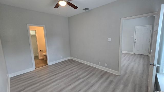 503 W Kings Hwy Apt 202, San Antonio, TX 78212
