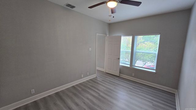 503 W Kings Hwy Apt 202, San Antonio, TX 78212
