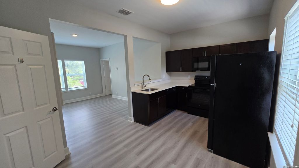503 W Kings Hwy Apt 202, San Antonio, TX 78212