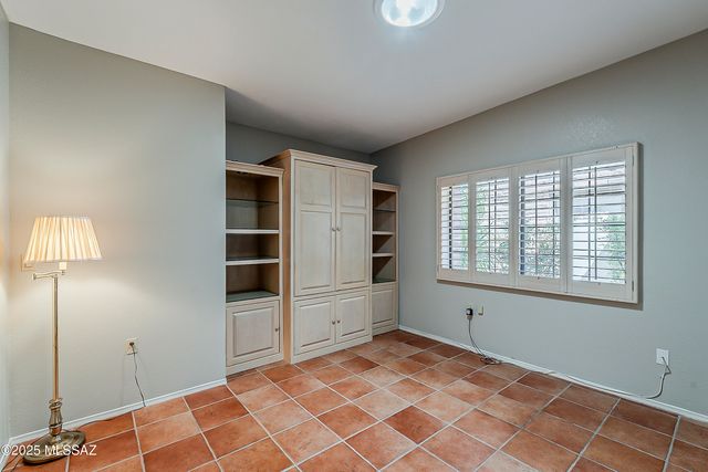 1900 W Ashbrook Drive, Tucson, AZ 85704