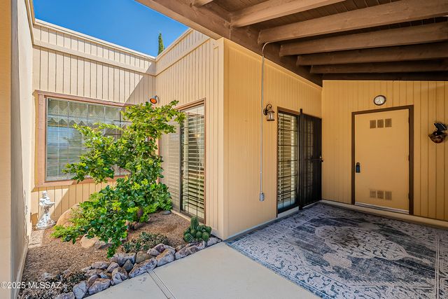 1900 W Ashbrook Drive, Tucson, AZ 85704