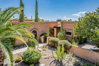 1900 W Ashbrook Drive, Tucson, AZ 85704