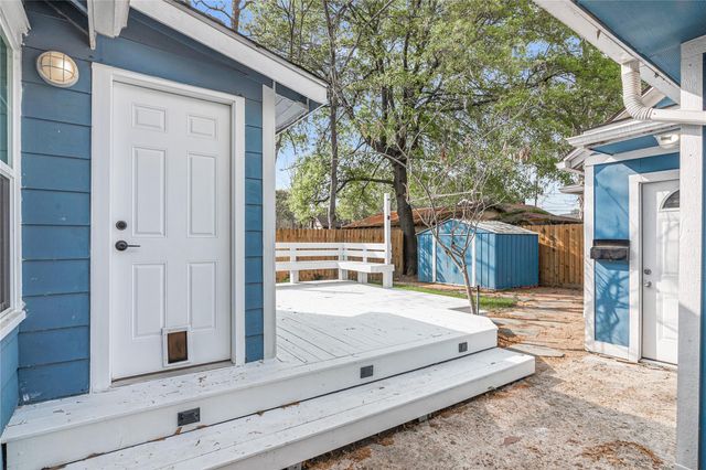 320 Coronado Street B, Houston, TX 77009