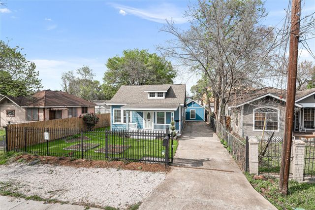 320 Coronado Street B, Houston, TX 77009