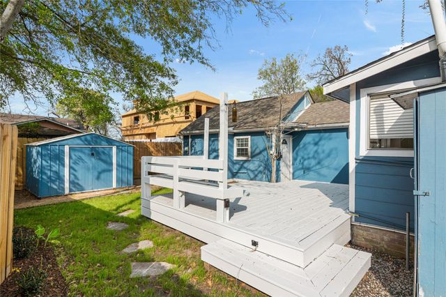 320 Coronado Street B, Houston, TX 77009