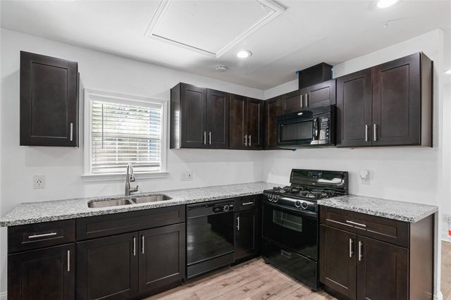 320 Coronado Street B, Houston, TX 77009