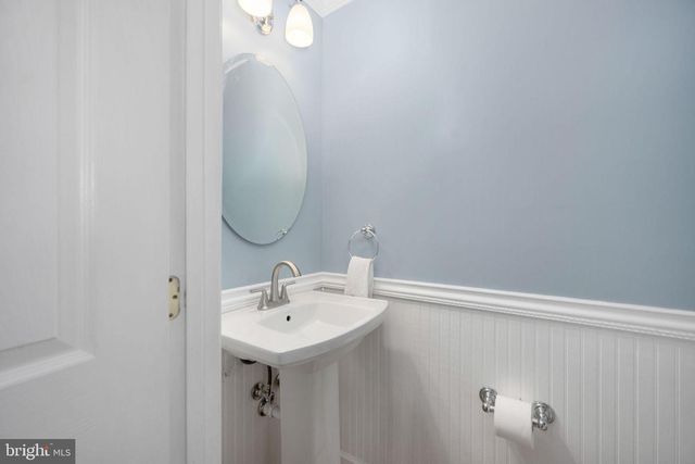 8593 WYNGATE MANOR CT, Alexandria, VA 22309