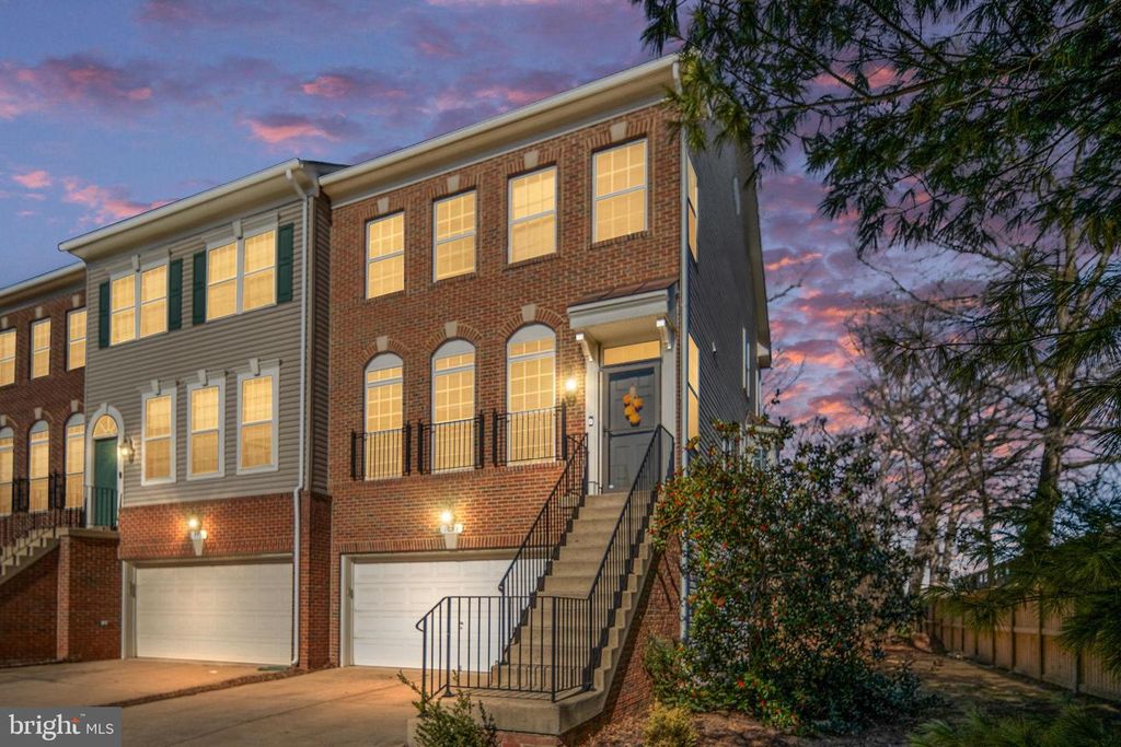 8593 WYNGATE MANOR CT, Alexandria, VA 22309