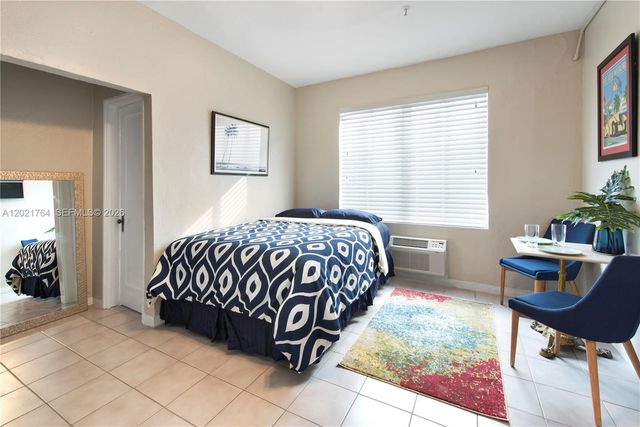 3710 Collins Avenue N-305, Miami Beach, FL 33140