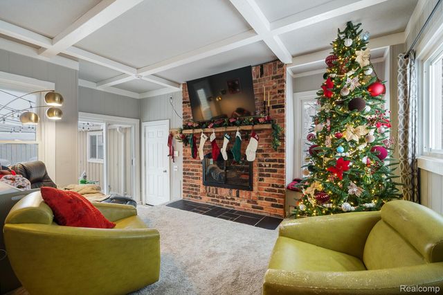 6333 Harriet Drive, Waterford Charter Township, MI 48327