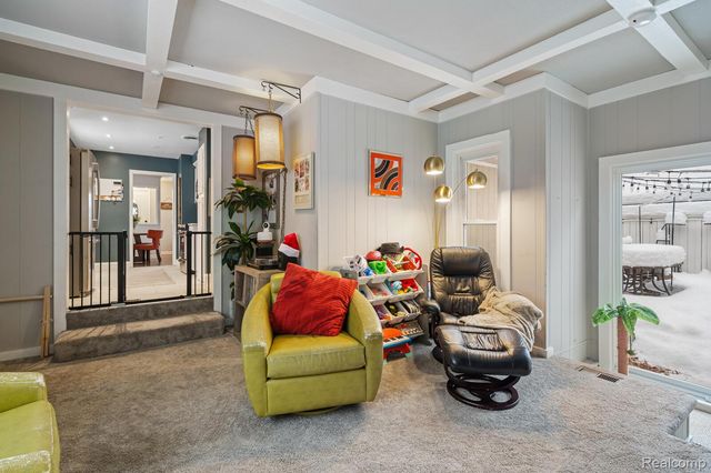 6333 Harriet Drive, Waterford Charter Township, MI 48327