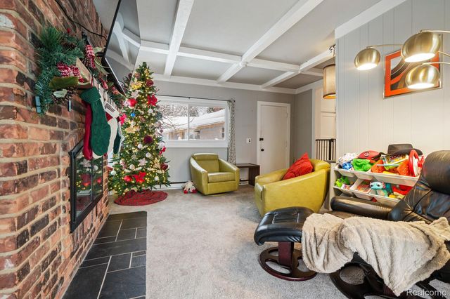 6333 Harriet Drive, Waterford Charter Township, MI 48327