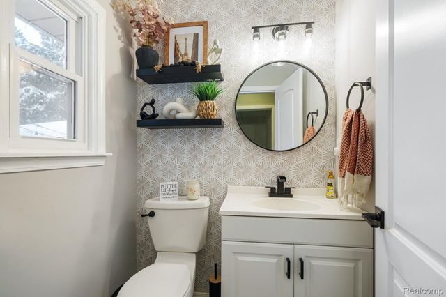 6333 Harriet Drive, Waterford Charter Township, MI 48327