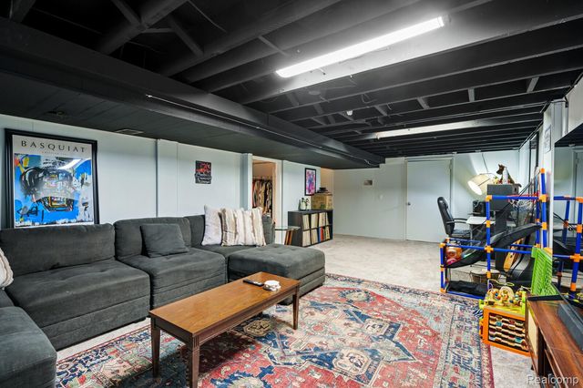 6333 Harriet Drive, Waterford Charter Township, MI 48327