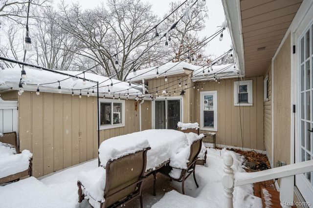 6333 Harriet Drive, Waterford Charter Township, MI 48327